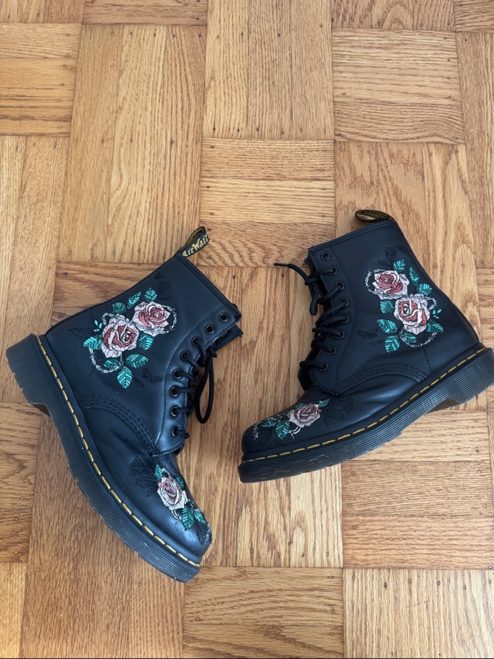 DR MARTENS 1460 Vonda Chain II Roses Pebble Black Boots 7
